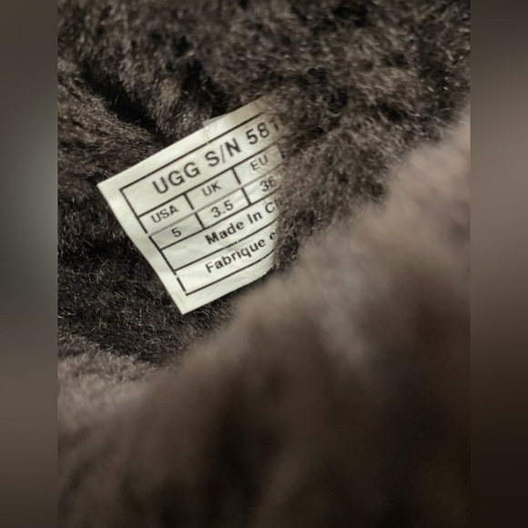 UGG Classic Tall Chocolate Brown Boots size 5 good condition of the leather! - Picture 8 of 9